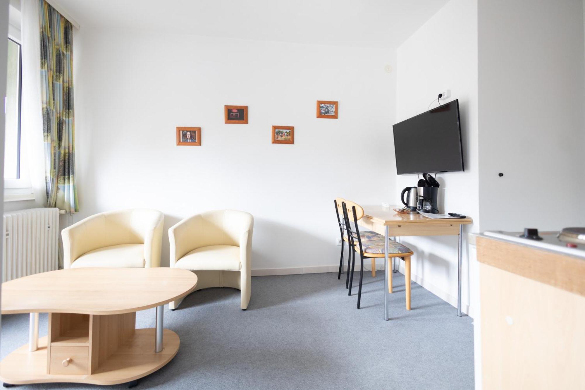Apartmenthaus Am Waldrand- Kueche - Fruehstueck - Balkon Wildemann Extérieur photo