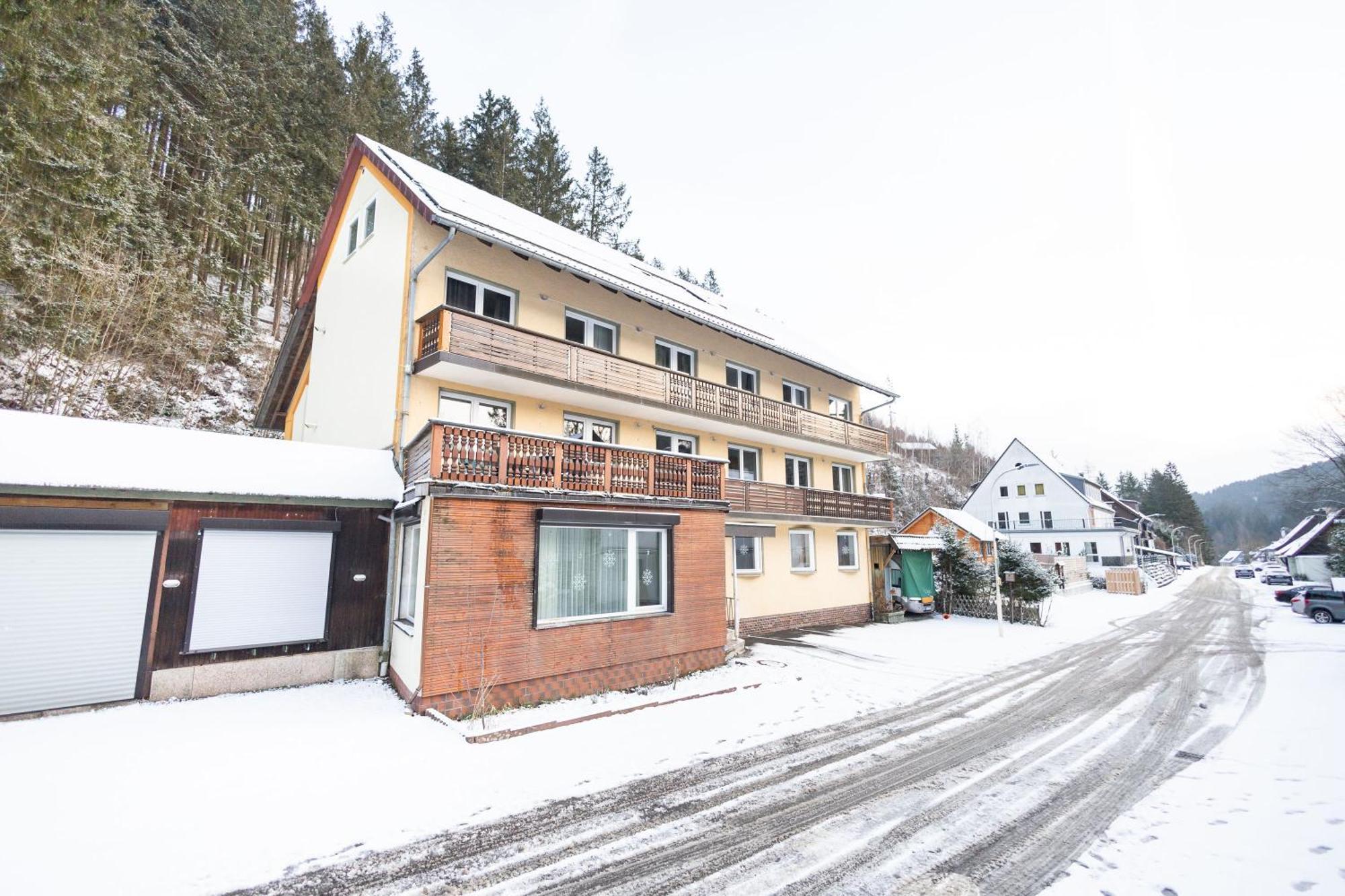 Apartmenthaus Am Waldrand- Kueche - Fruehstueck - Balkon Wildemann Extérieur photo